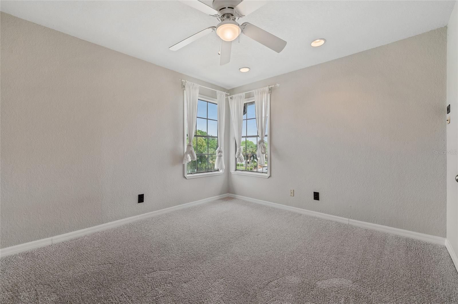 Image 16 of 30 For 390 Lake Placid Court 304