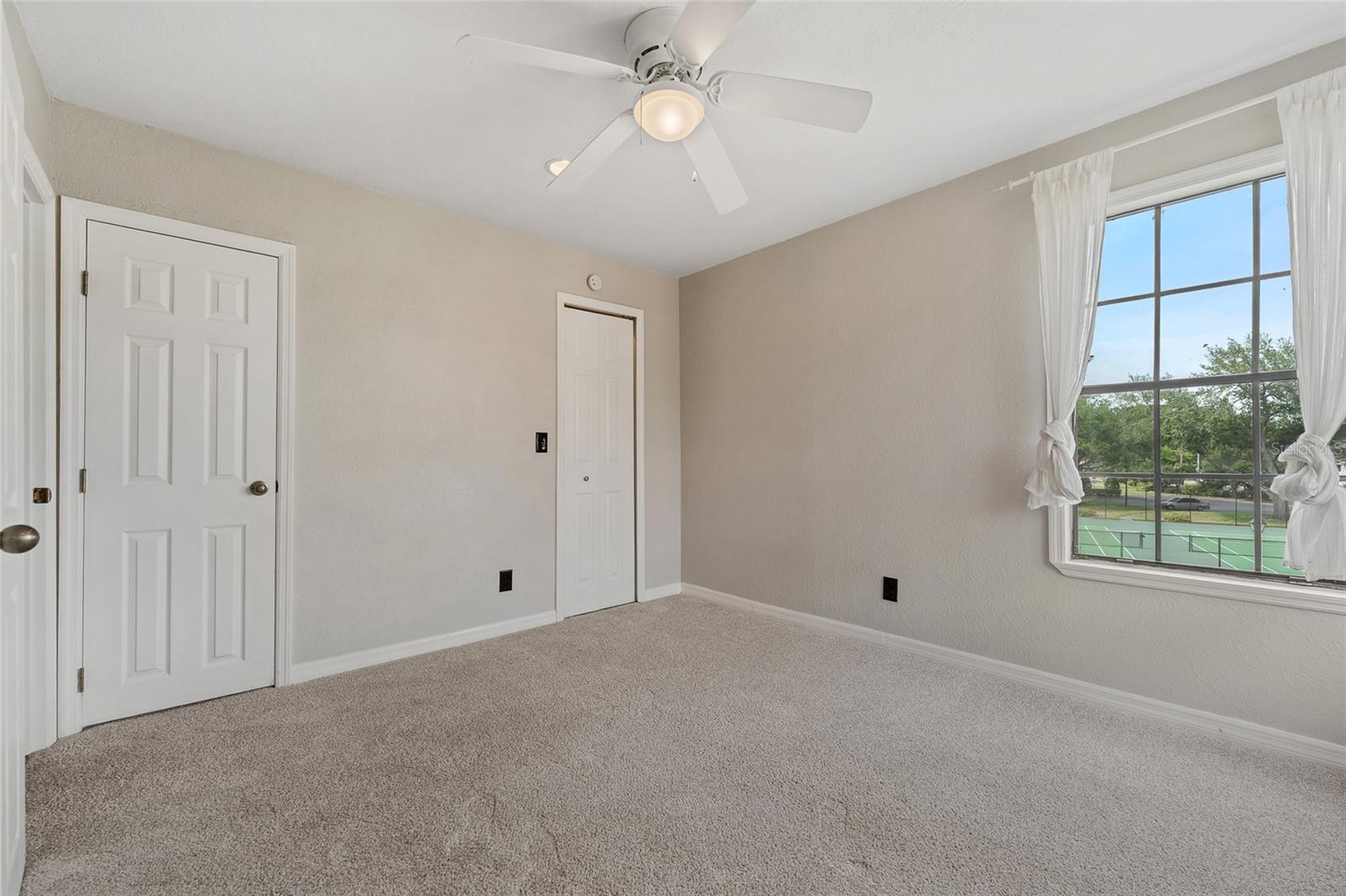 Image 17 of 30 For 390 Lake Placid Court 304