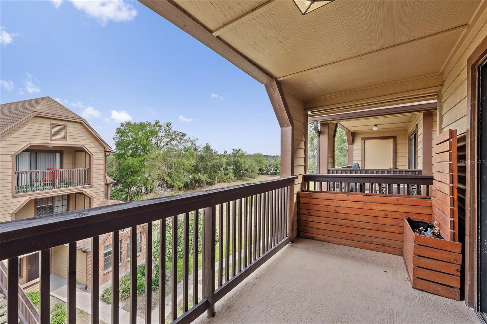 Image 19 of 30 For 390 Lake Placid Court 304