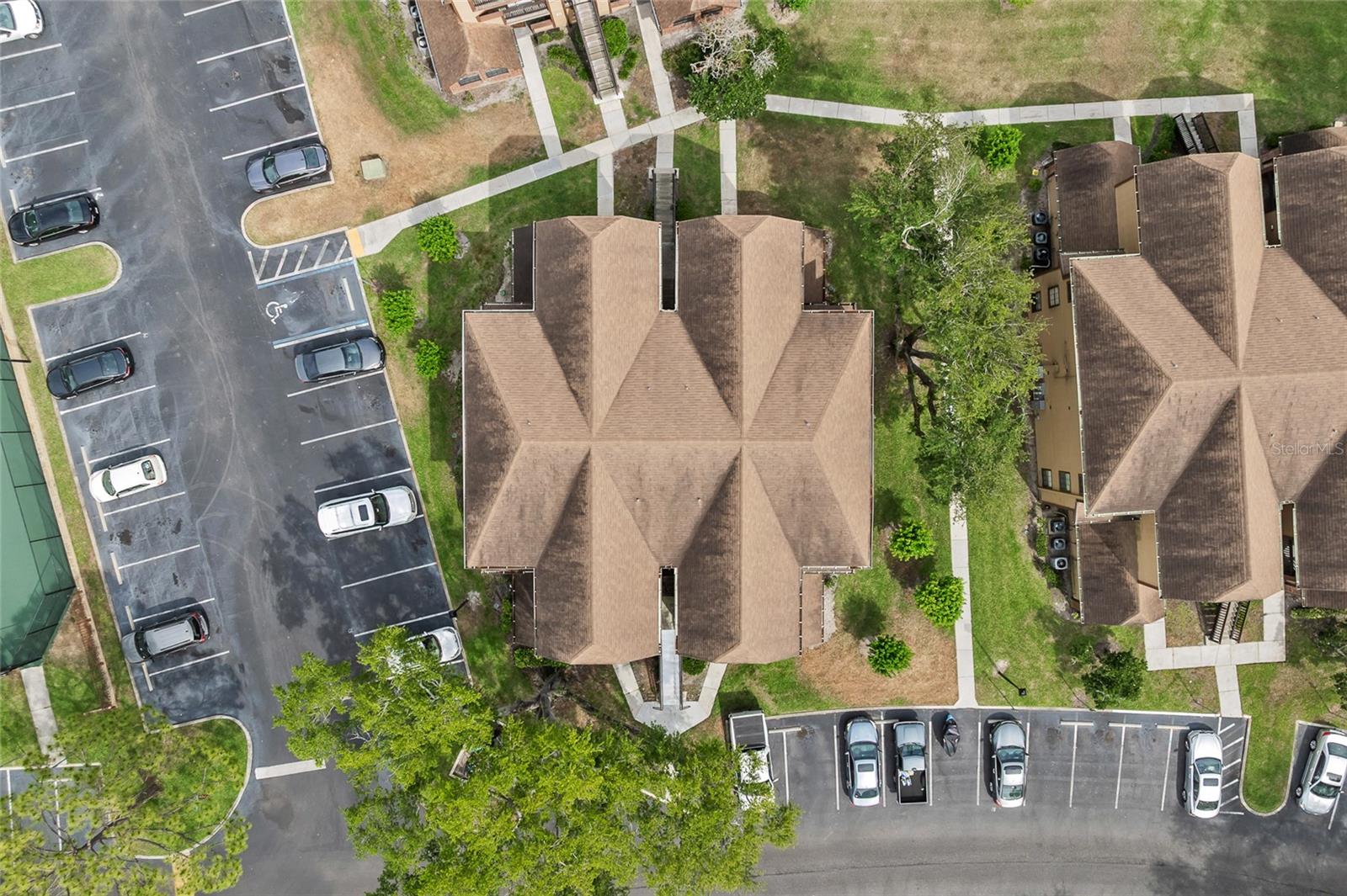 Image 23 of 30 For 390 Lake Placid Court 304