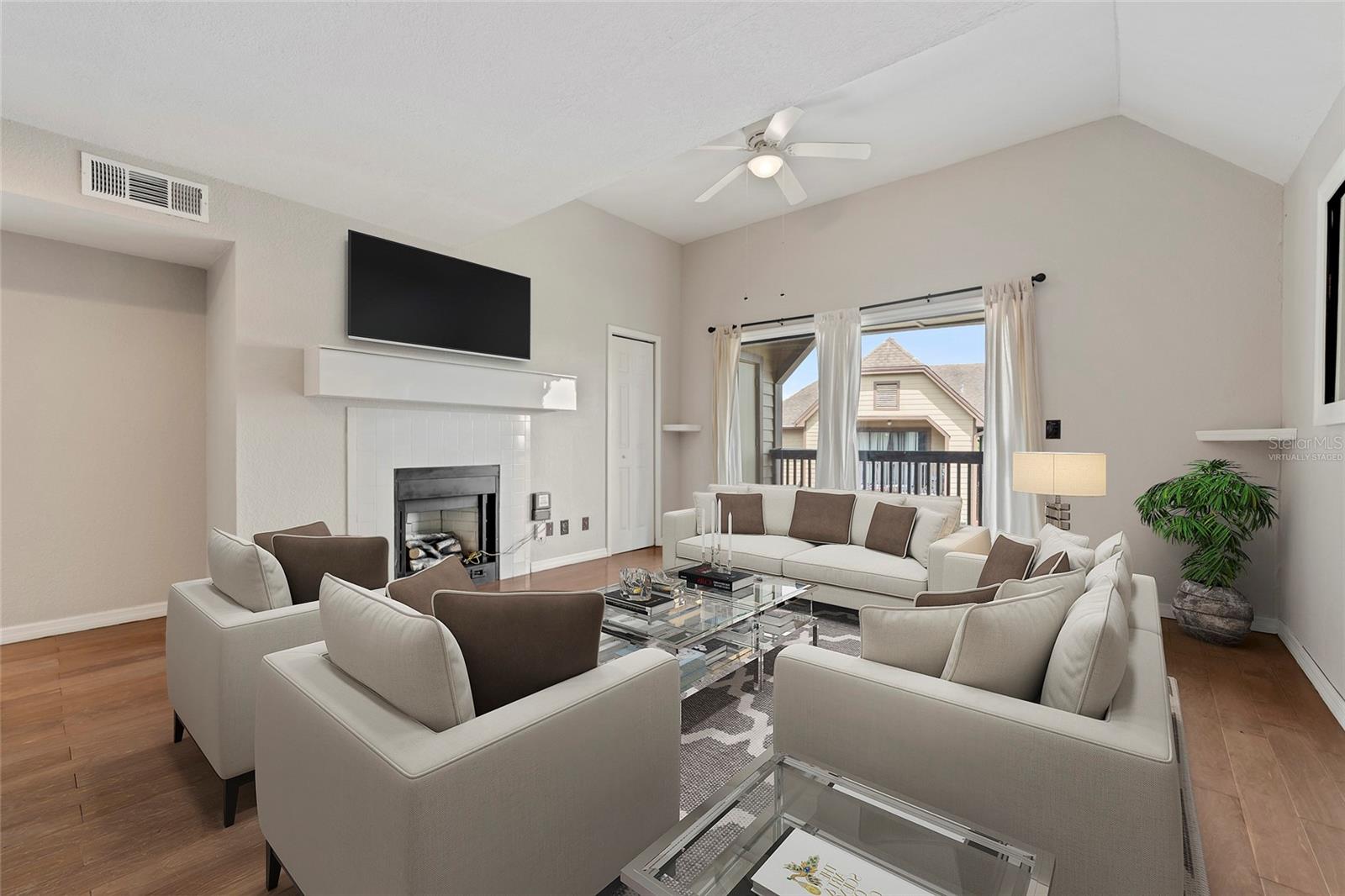 Image 5 of 30 For 390 Lake Placid Court 304