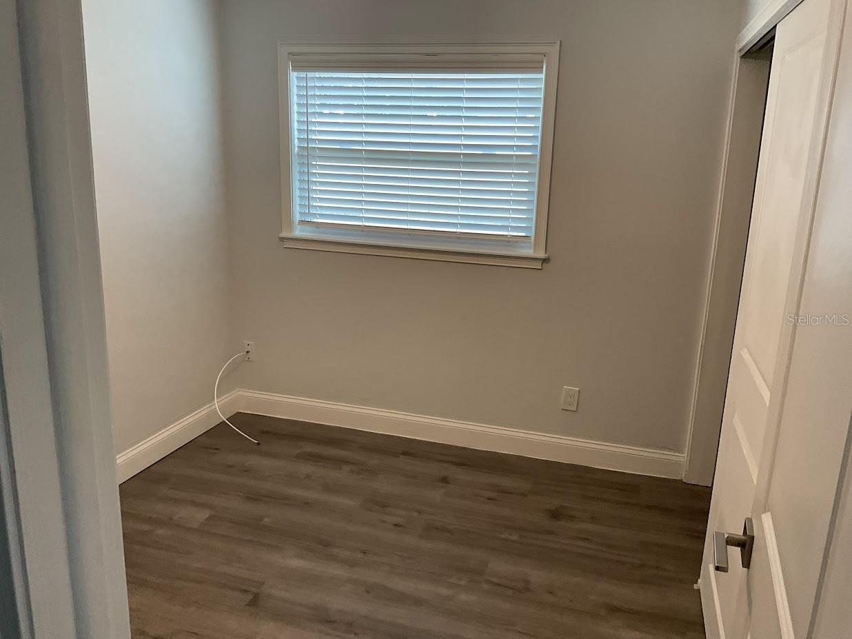Image 10 of 11 For 1225 Lois Avenue