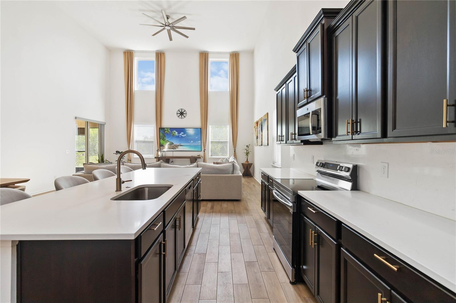 Image 13 of 69 For 1539 Wynell Street