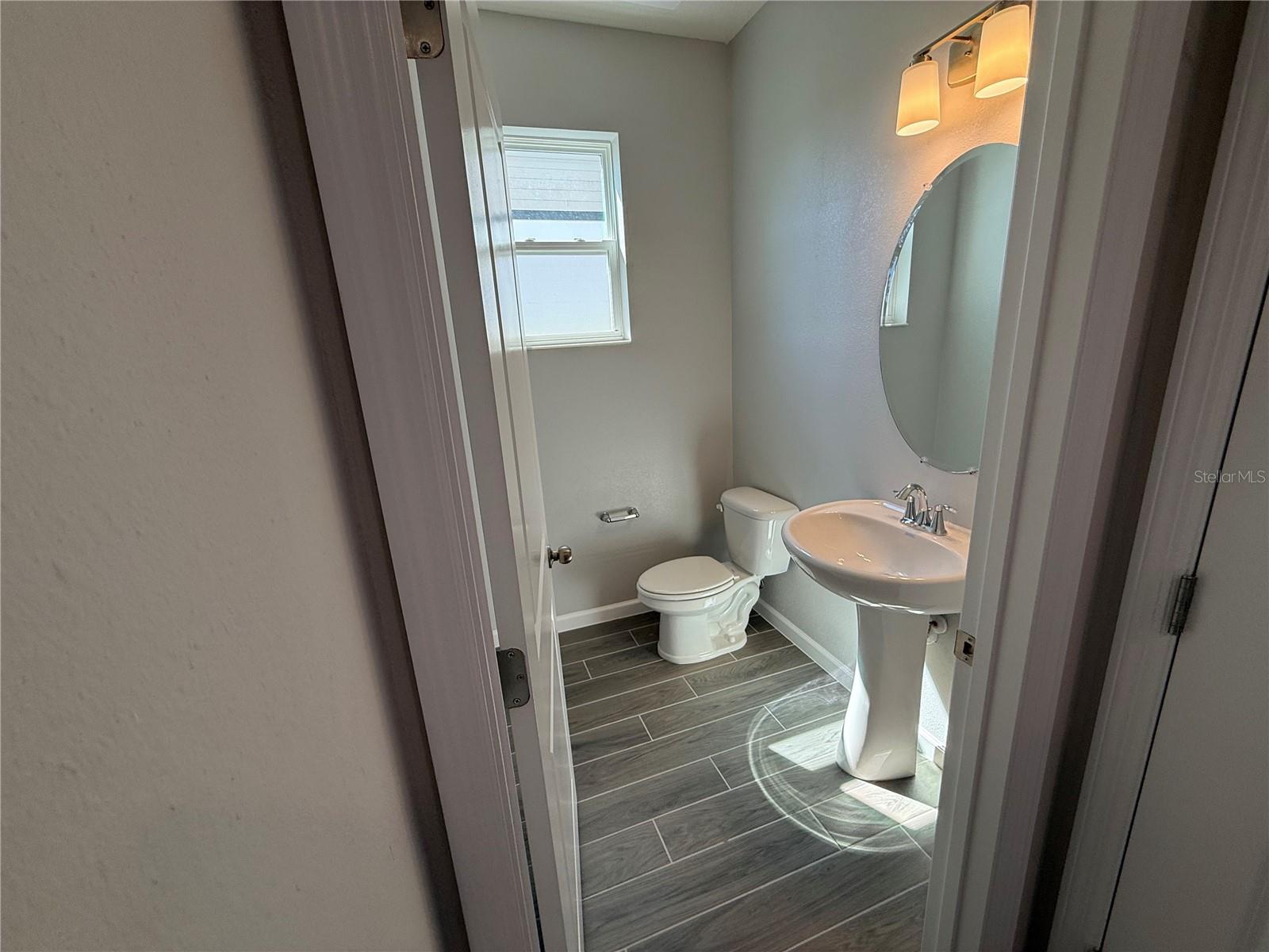 Image 10 of 30 For 652 Pothos Street