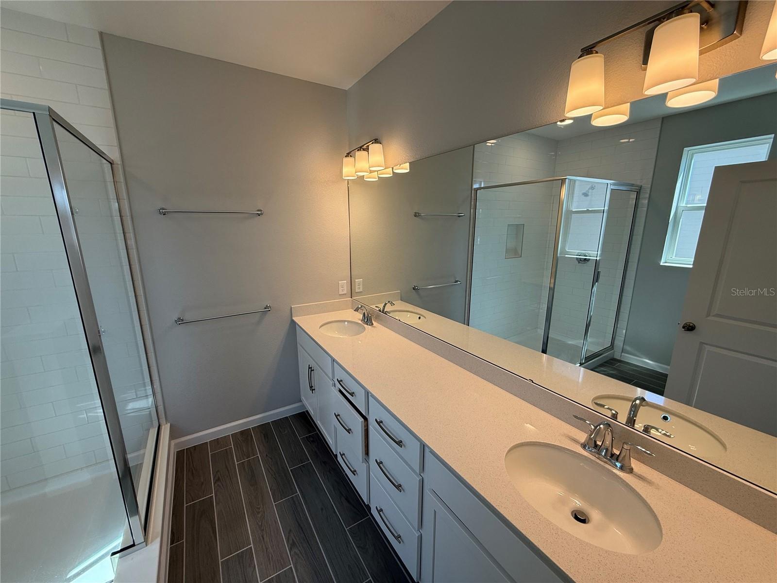 Image 11 of 30 For 652 Pothos Street