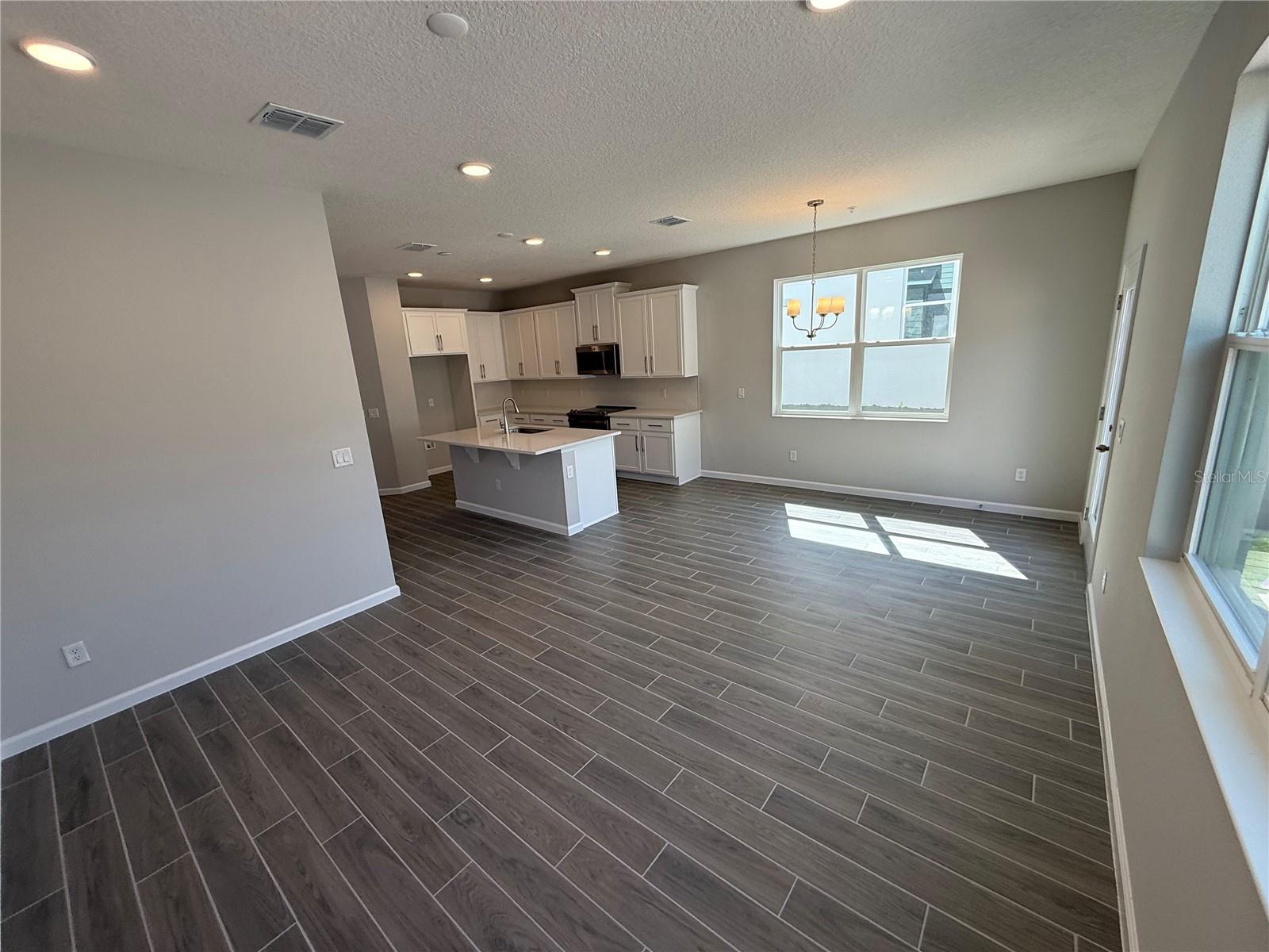 Image 15 of 30 For 652 Pothos Street