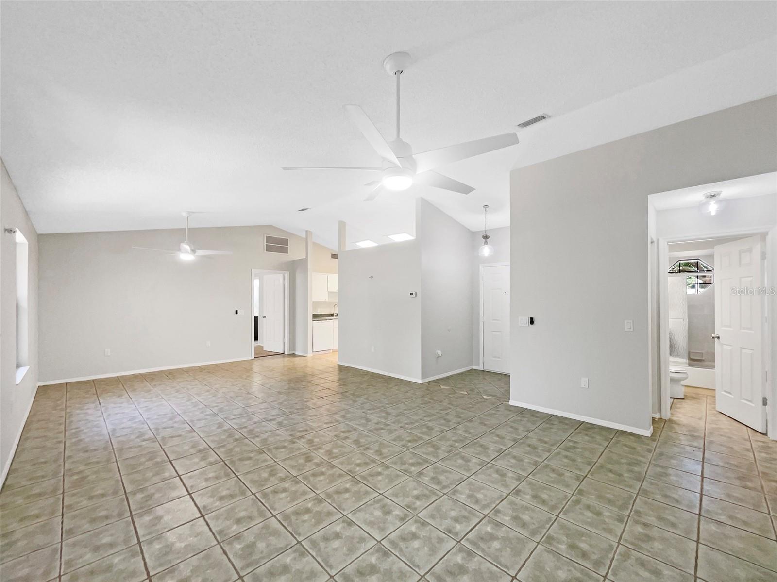Image 10 of 23 For 12610 Bay Hill Drive