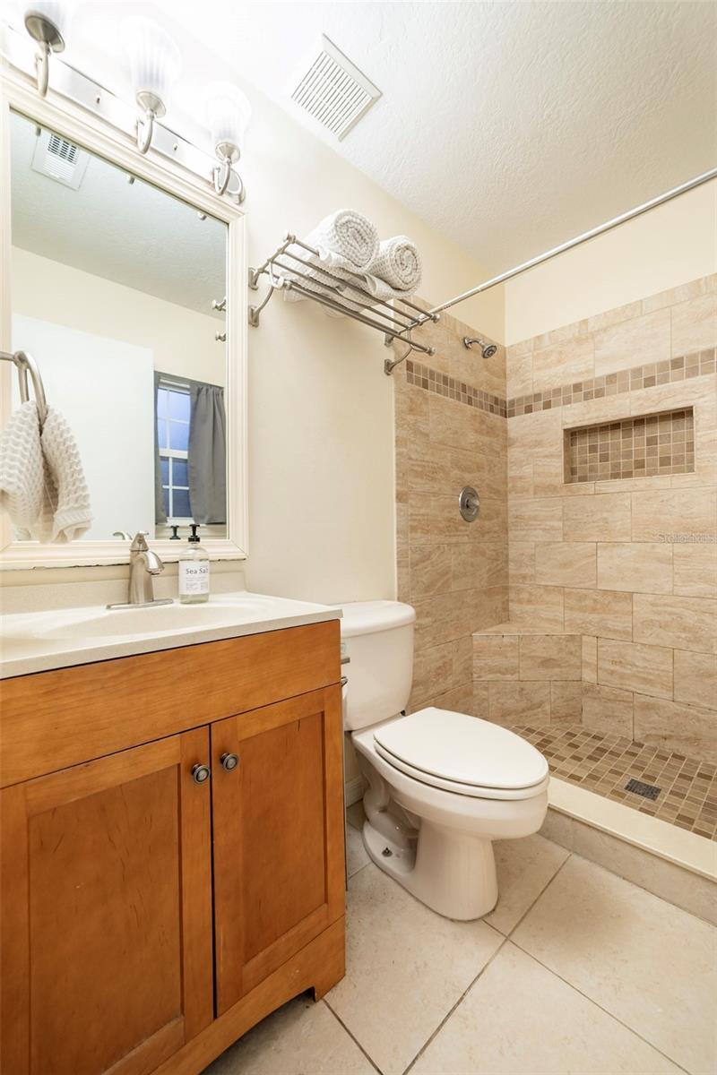 Image 17 of 34 For 4451 Brook Hollow Circle
