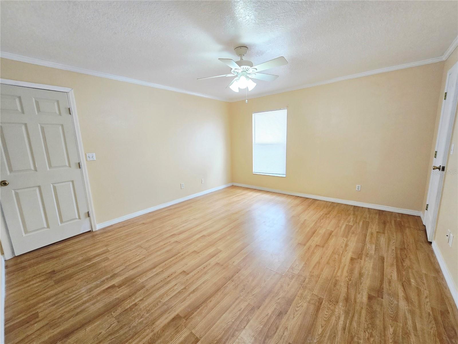 Image 9 of 49 For 10235 Summer Elm Avenue