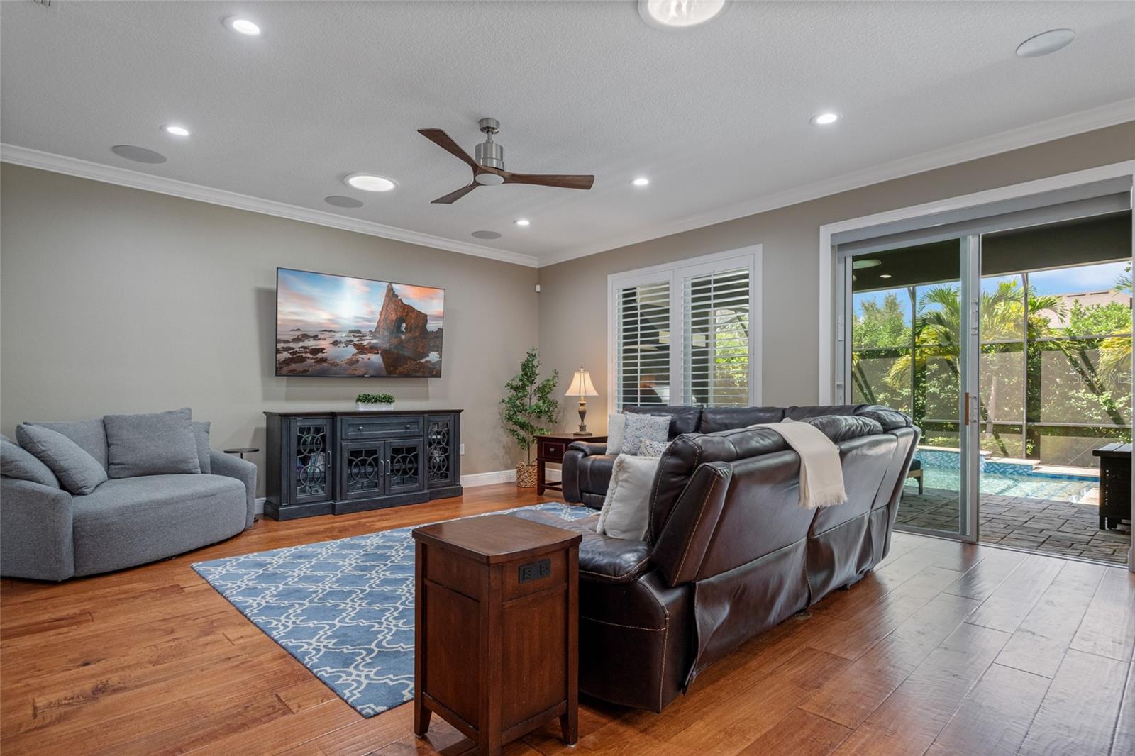 Image 24 of 80 For 9405 Bordet Court