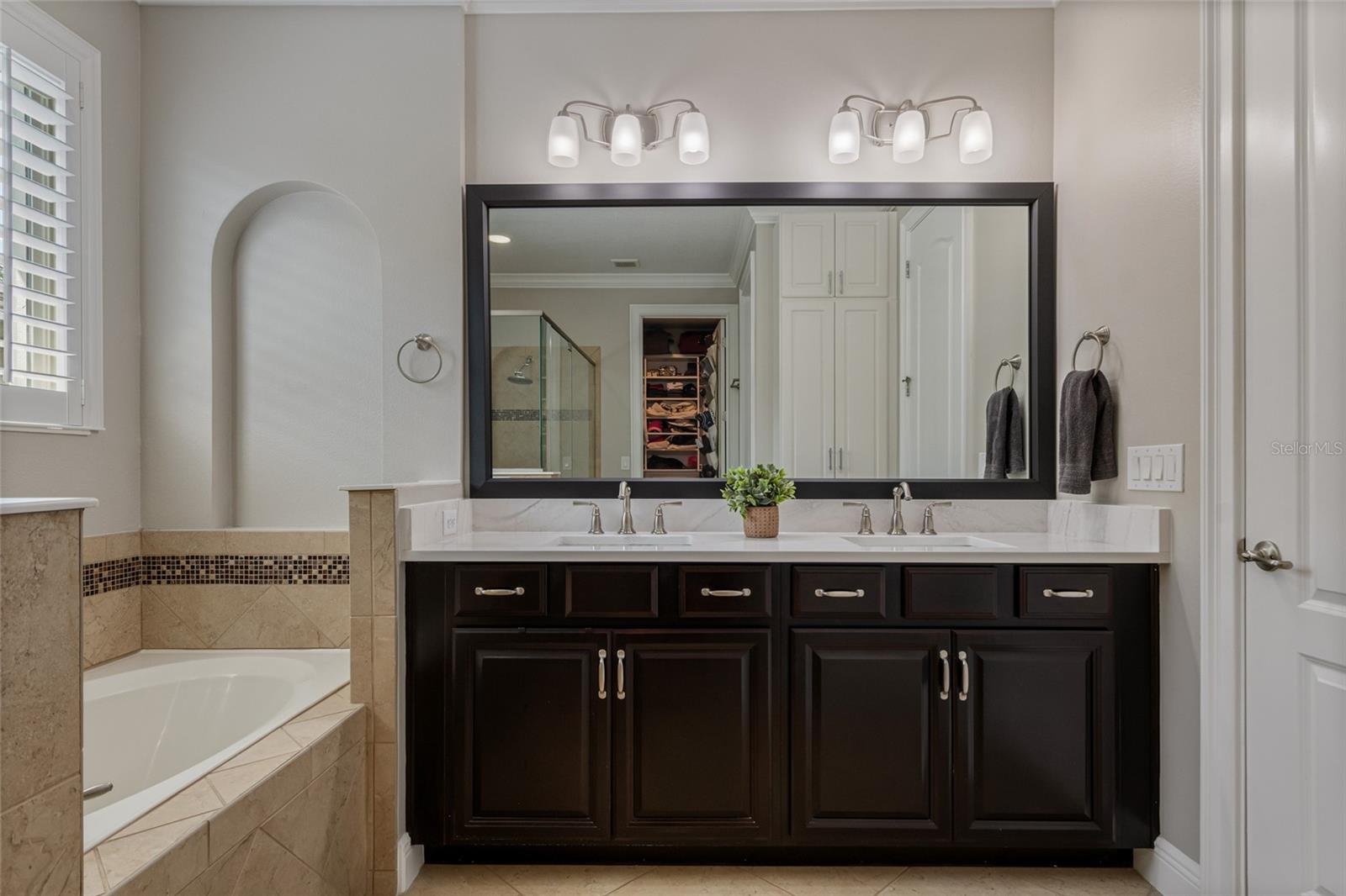 Image 45 of 80 For 9405 Bordet Court