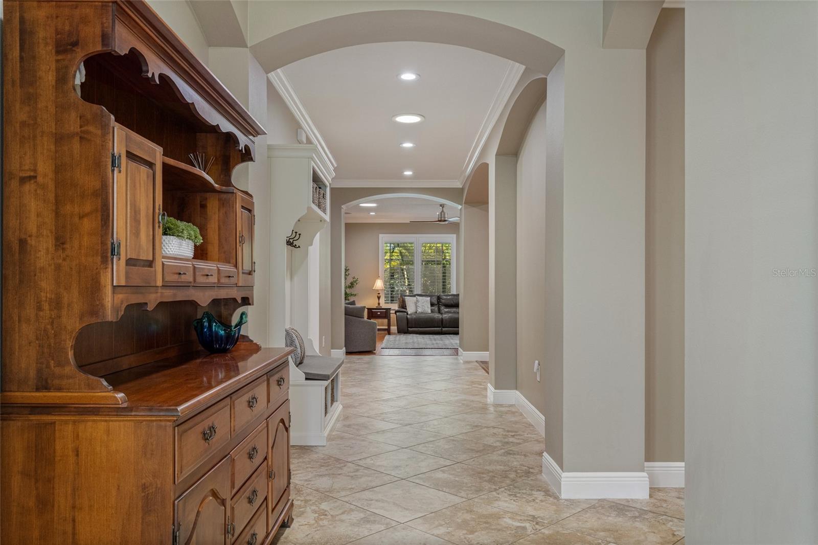 Image 7 of 80 For 9405 Bordet Court