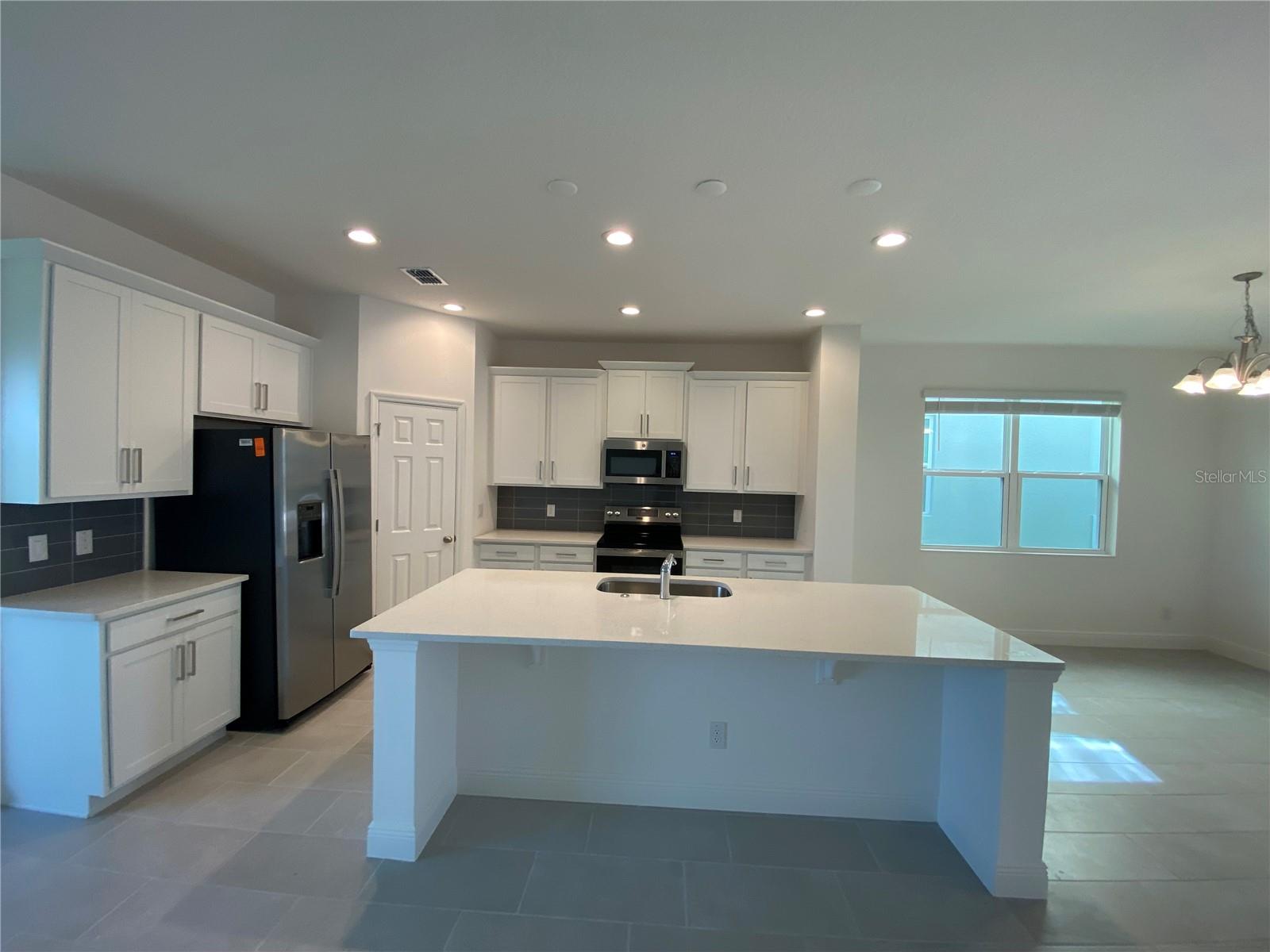Image 2 of 8 For 14746 Erice Avenue