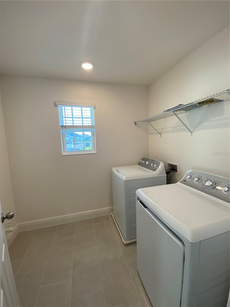 Image 4 of 8 For 14746 Erice Avenue