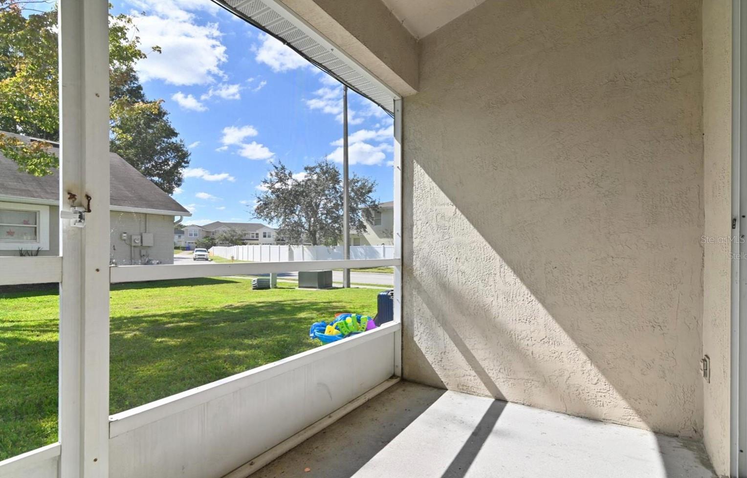 Image 11 of 11 For 2112 Cypress Bay Boulevard