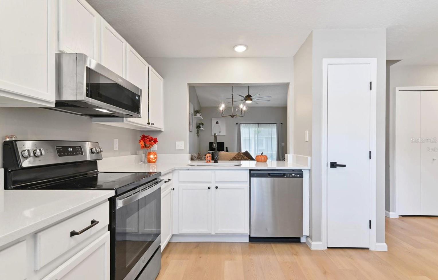 Image 5 of 11 For 2112 Cypress Bay Boulevard