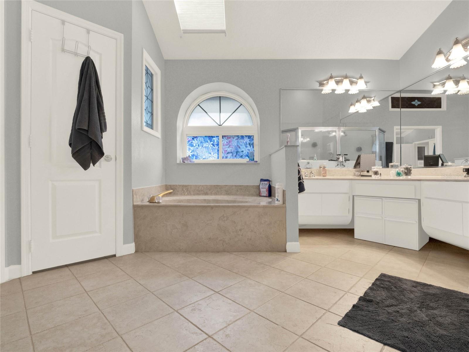 Image 23 of 46 For 4916 Winwood Way