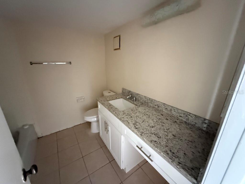Image 13 of 16 For 4328 Aqua Vista Drive B