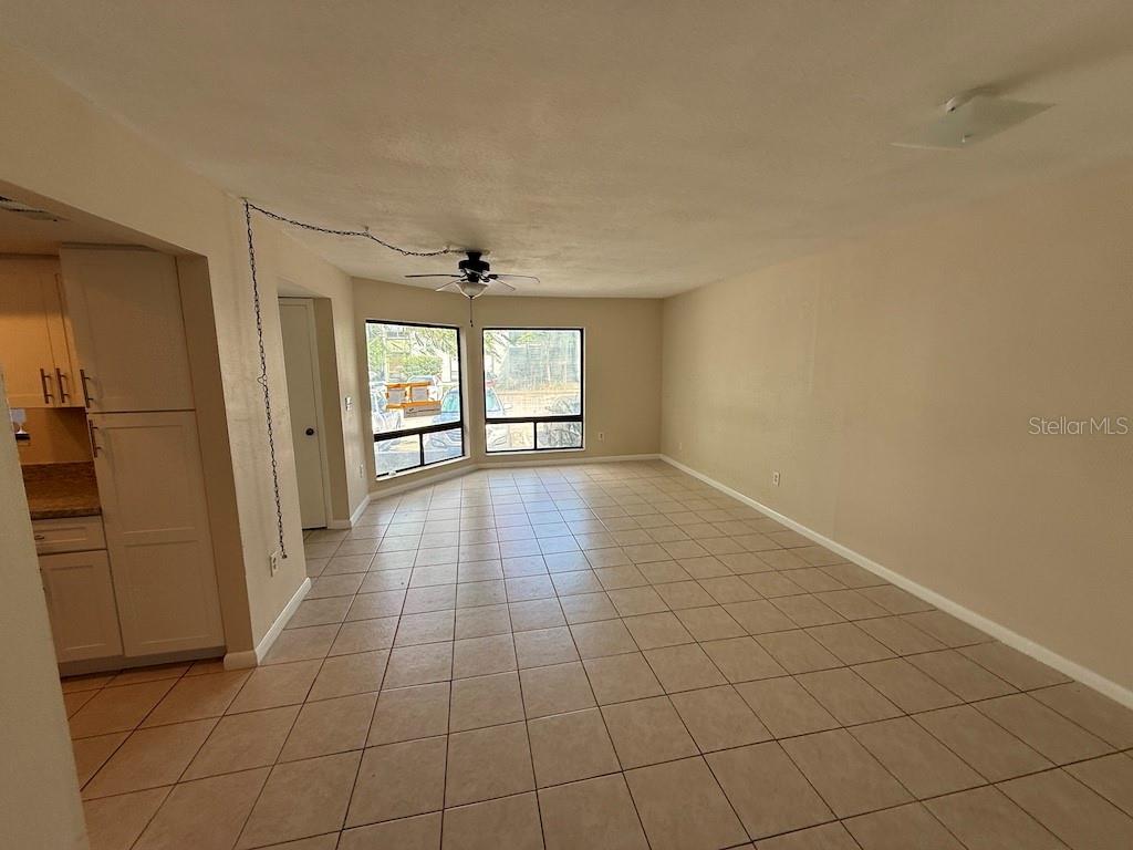 Image 3 of 16 For 4328 Aqua Vista Drive B