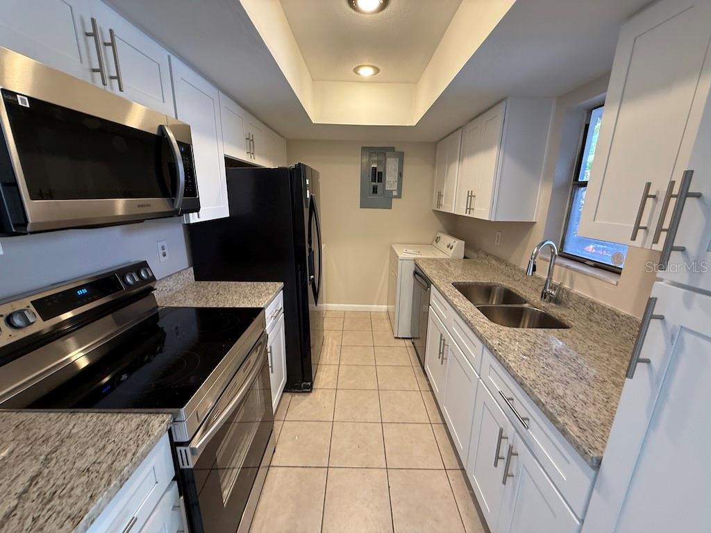 Image 5 of 16 For 4328 Aqua Vista Drive B