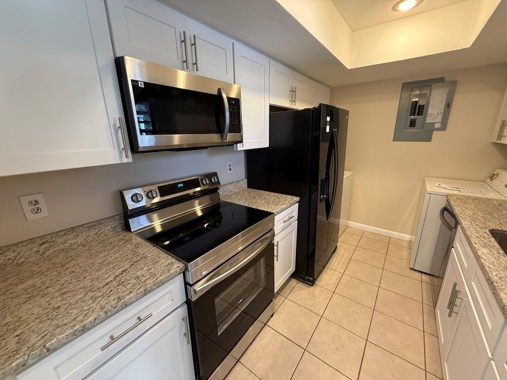 Image 6 of 16 For 4328 Aqua Vista Drive B