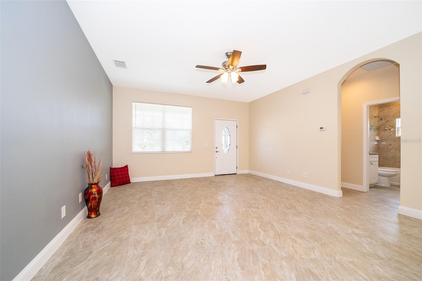 Image 5 of 16 For 5815 Twisted Oaks Drive