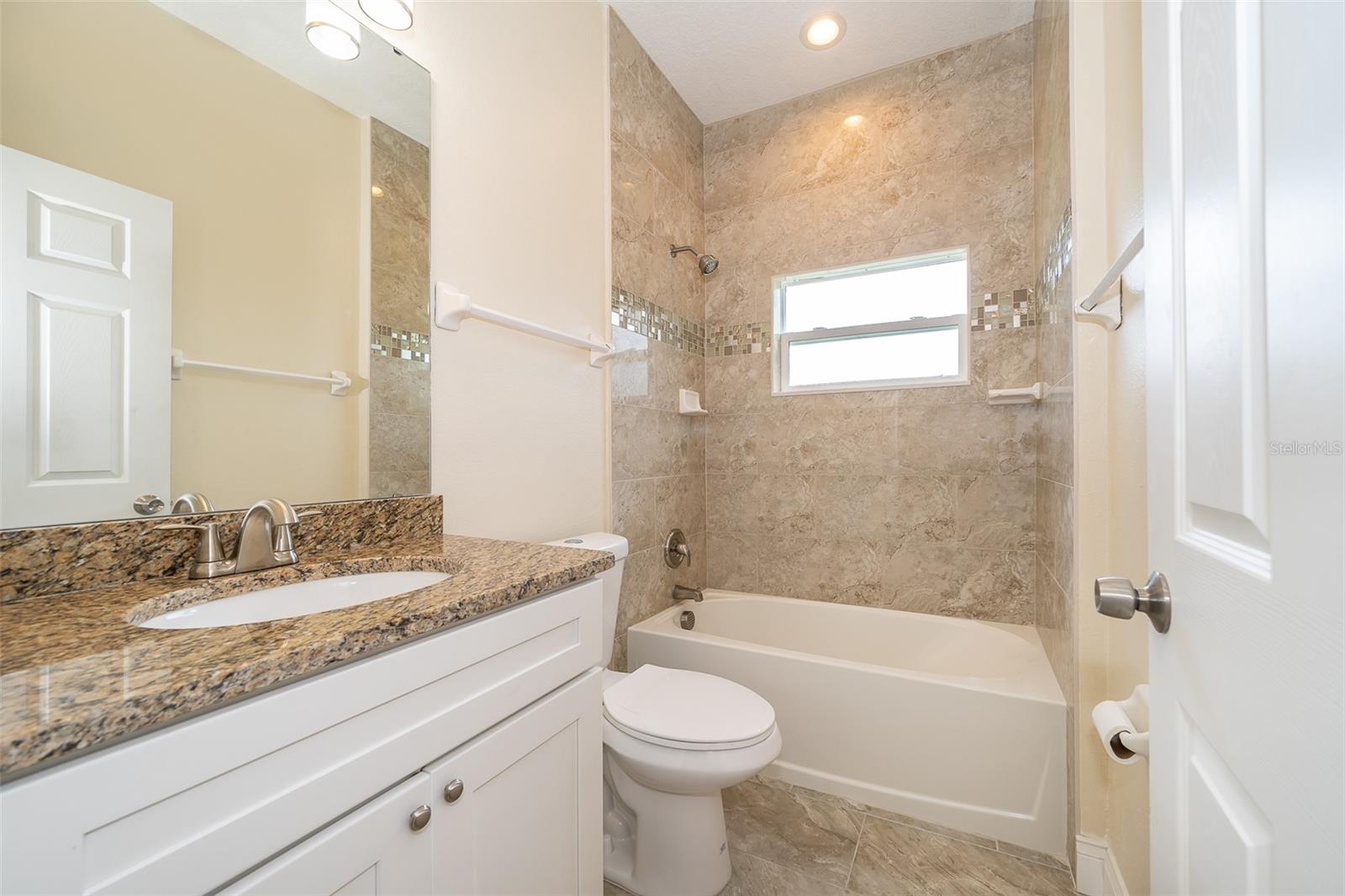 Image 6 of 16 For 5815 Twisted Oaks Drive