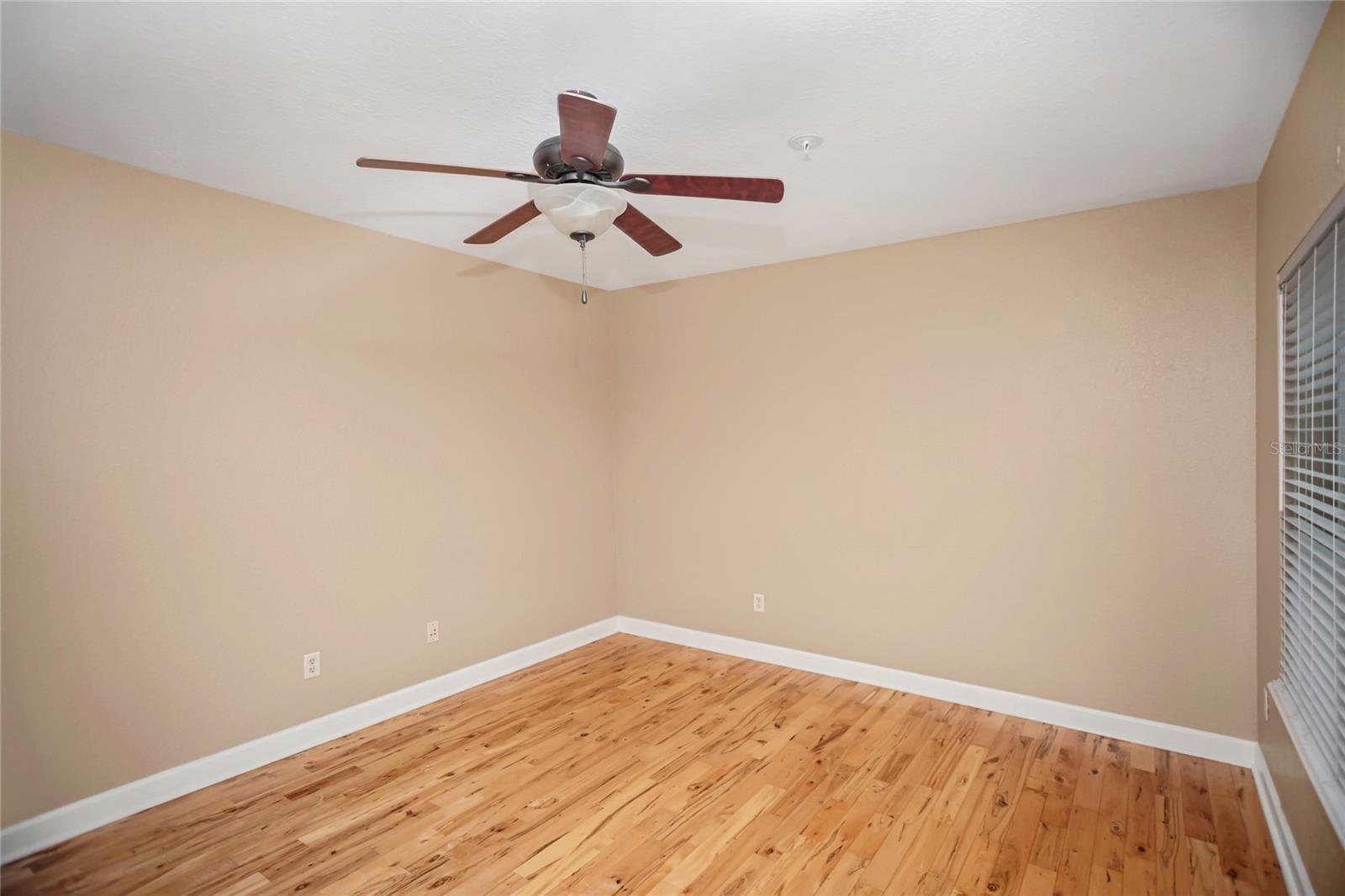 Image 17 of 33 For 206 South Street 4031