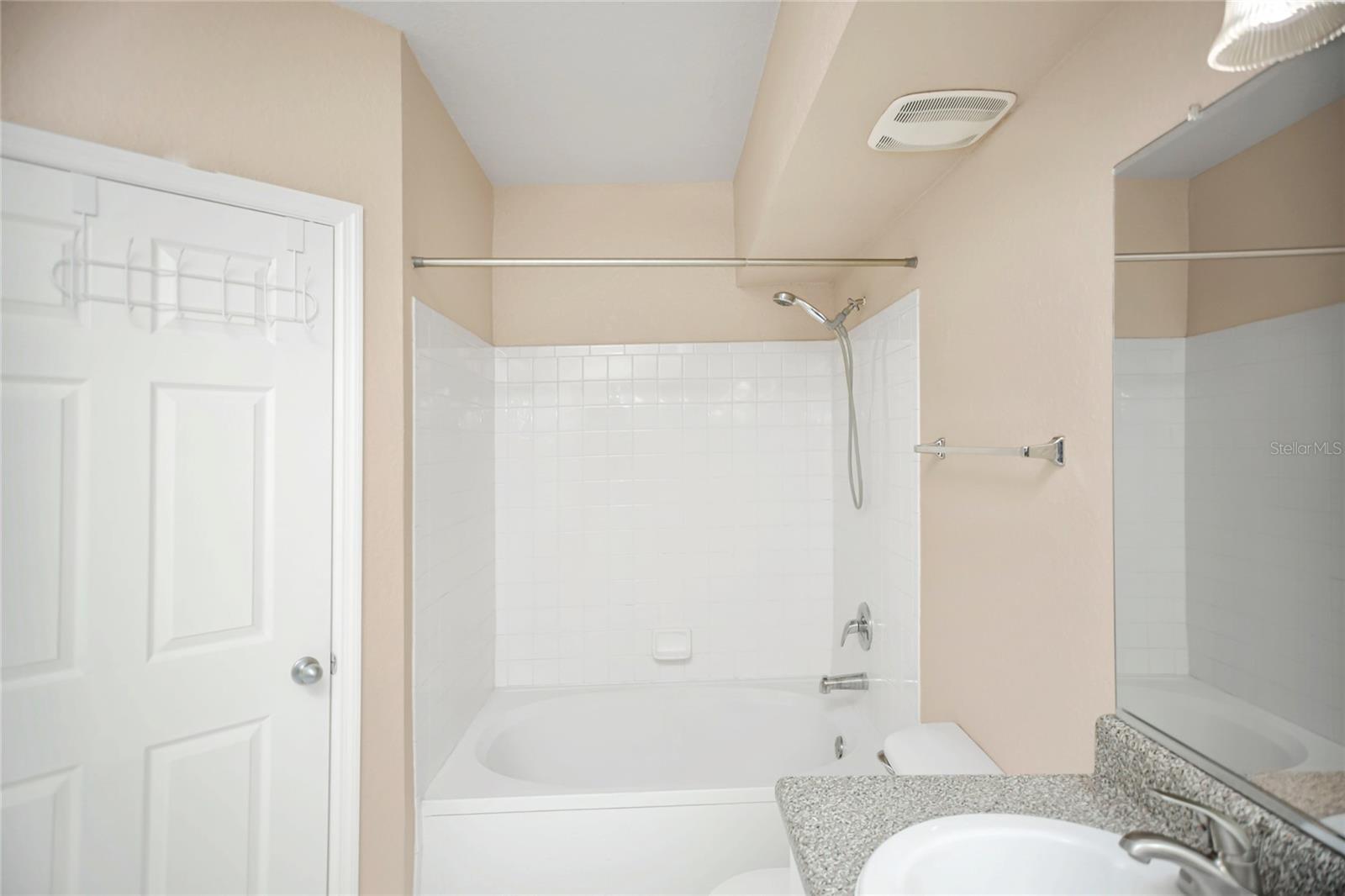 Image 21 of 33 For 206 South Street 4031