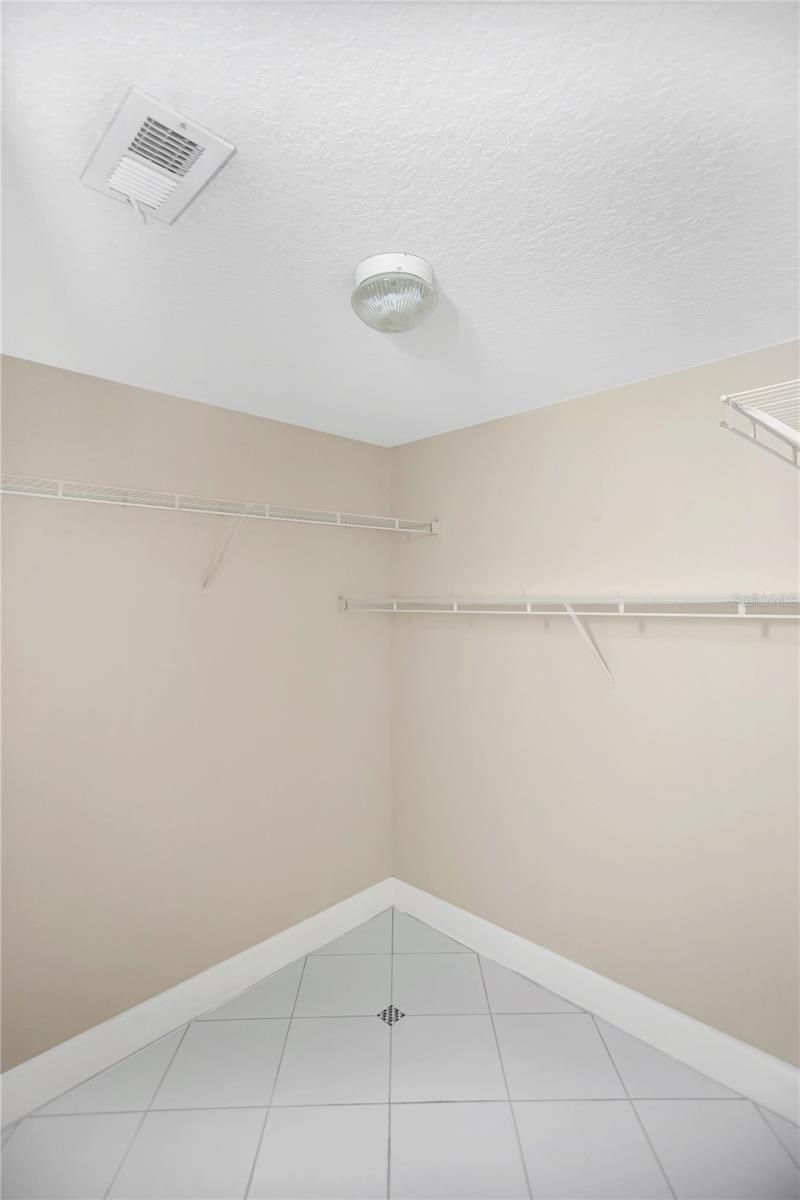 Image 23 of 33 For 206 South Street 4031