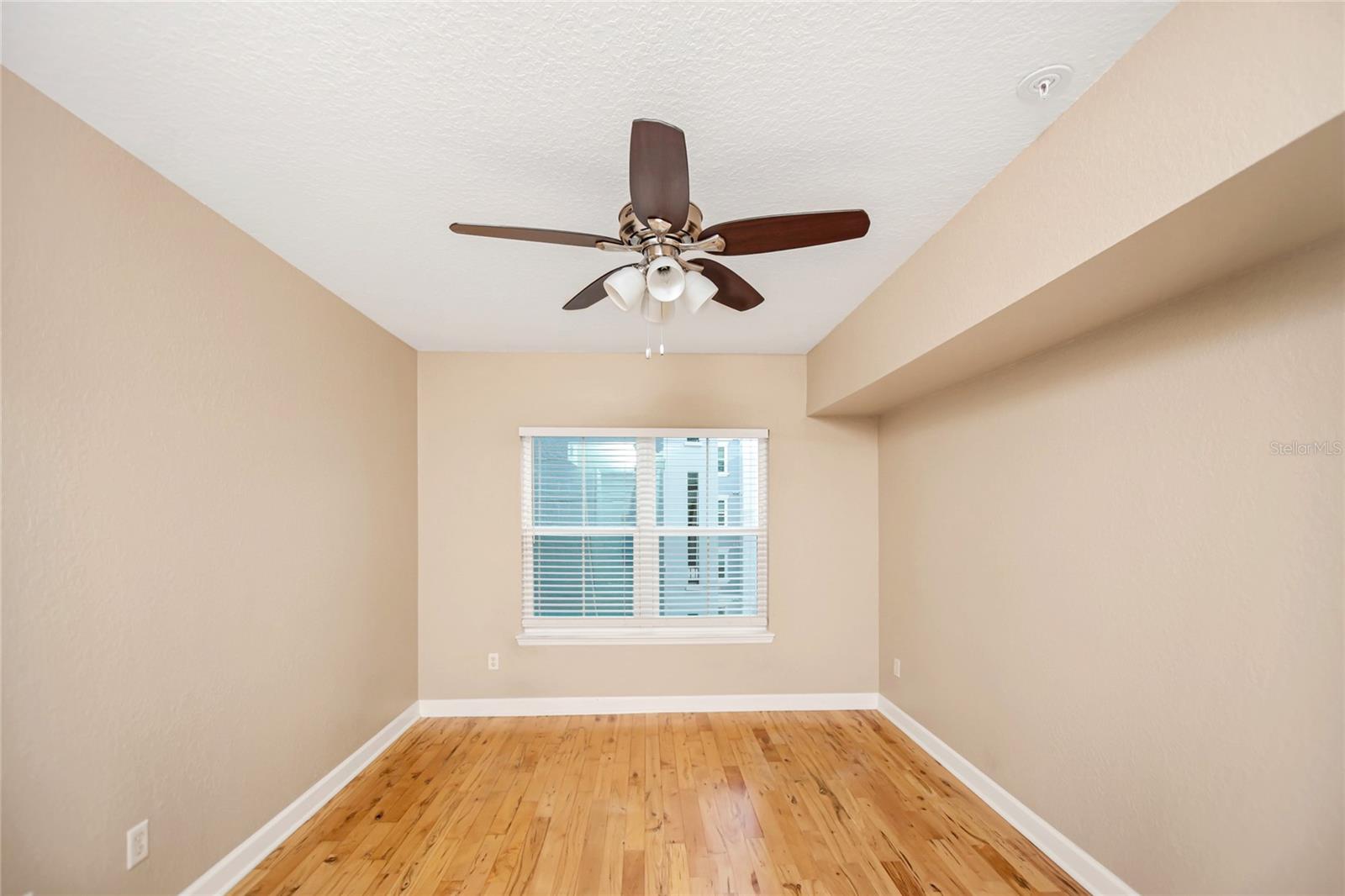 Image 26 of 33 For 206 South Street 4031