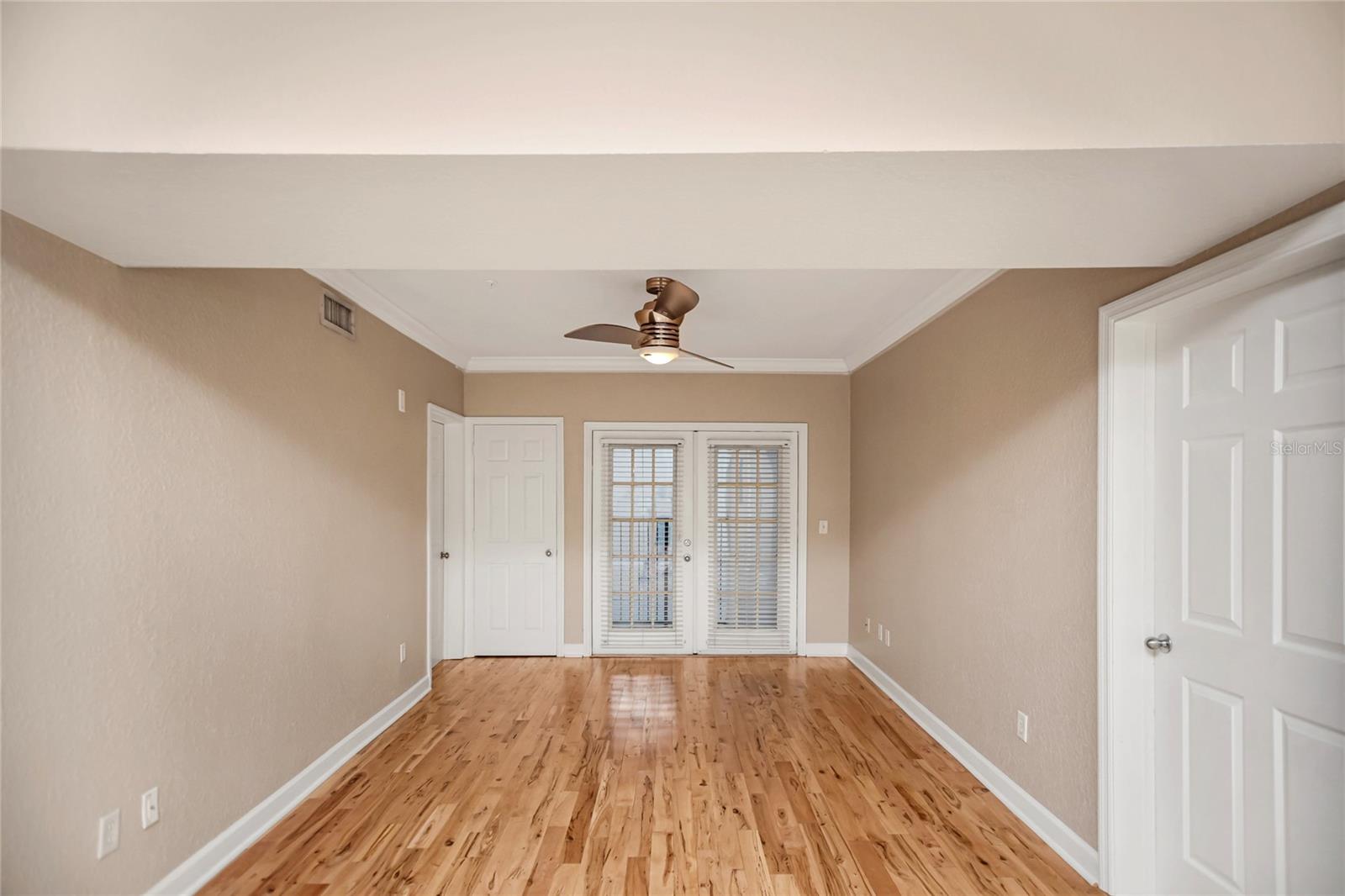 Image 4 of 33 For 206 South Street 4031