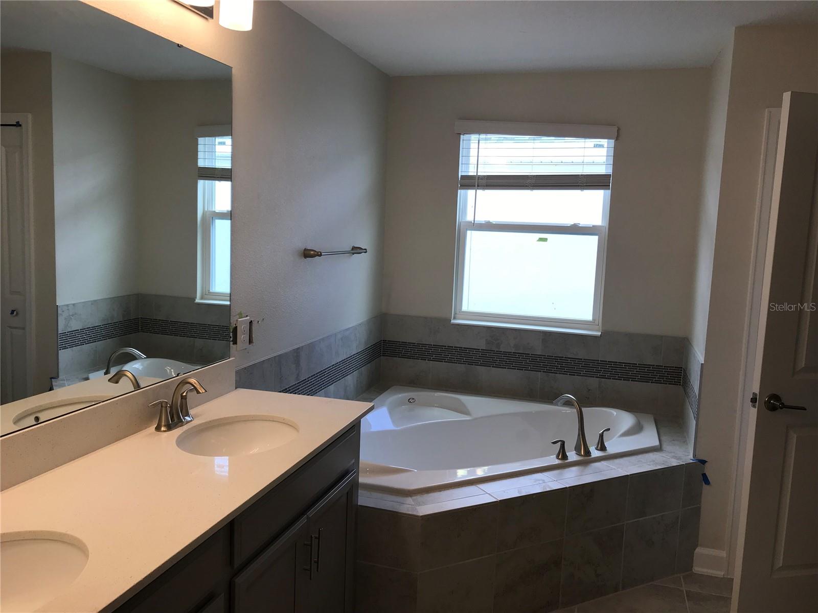 Image 11 of 19 For 11124 Longleaf Woods Drive