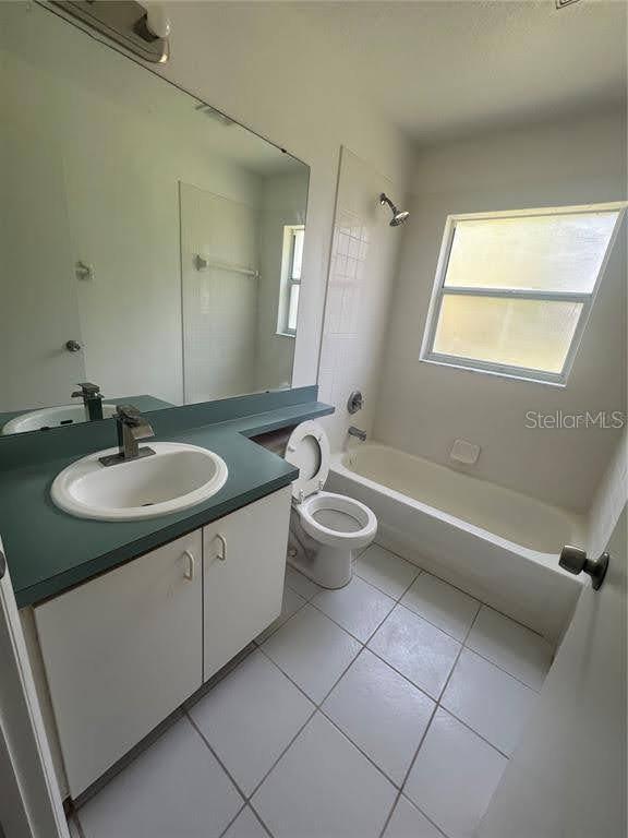 Image 10 of 11 For 2184 Cypress Bay Boulevard