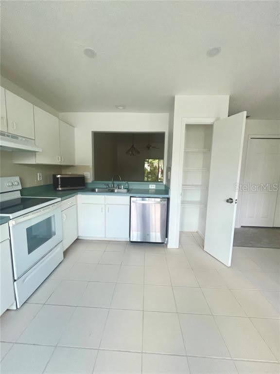 Image 5 of 11 For 2184 Cypress Bay Boulevard
