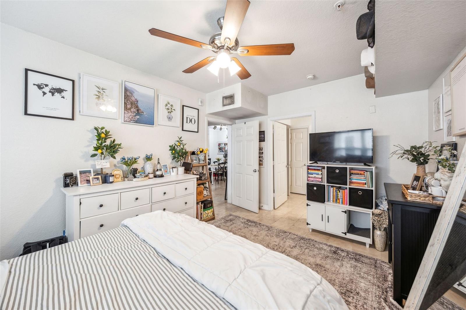 Image 14 of 19 For 206 South Street 3008