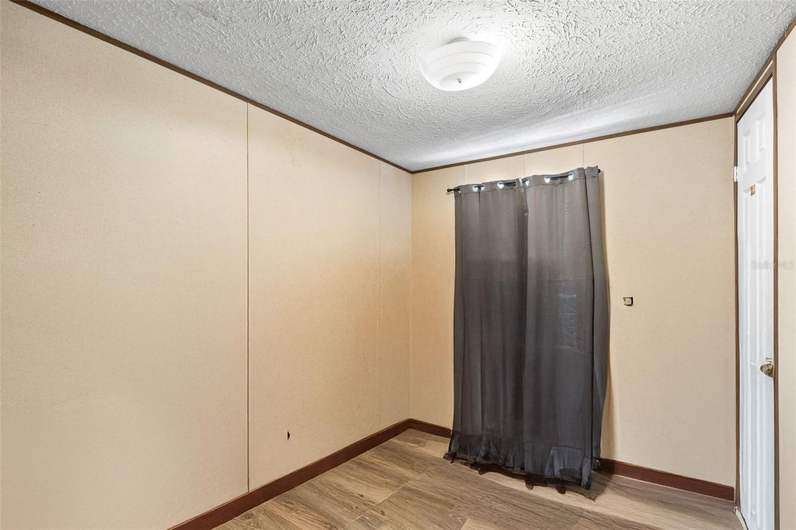 Image 18 of 37 For 14300 Beverly Drive