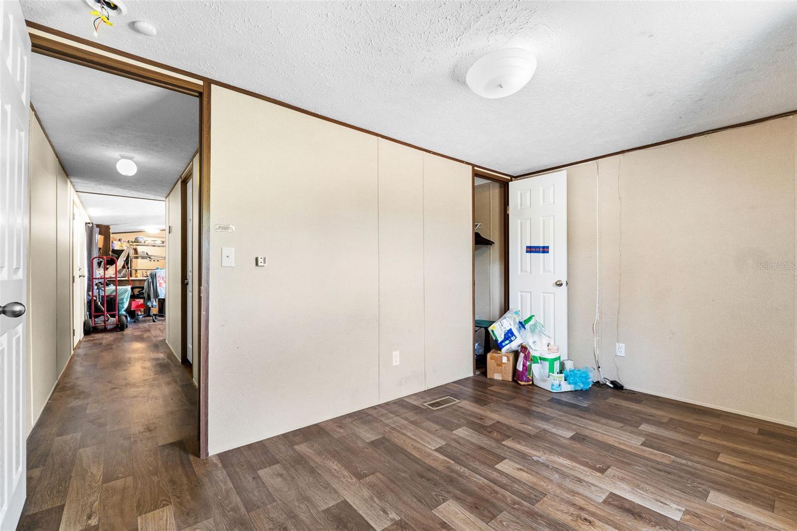 Image 33 of 37 For 14300 Beverly Drive