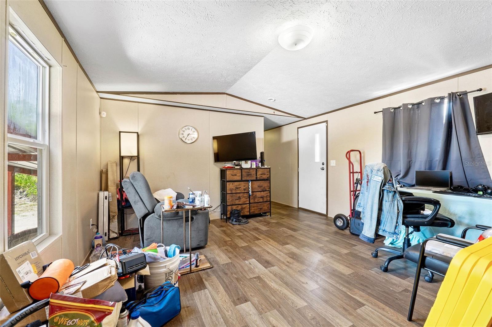 Image 34 of 37 For 14300 Beverly Drive