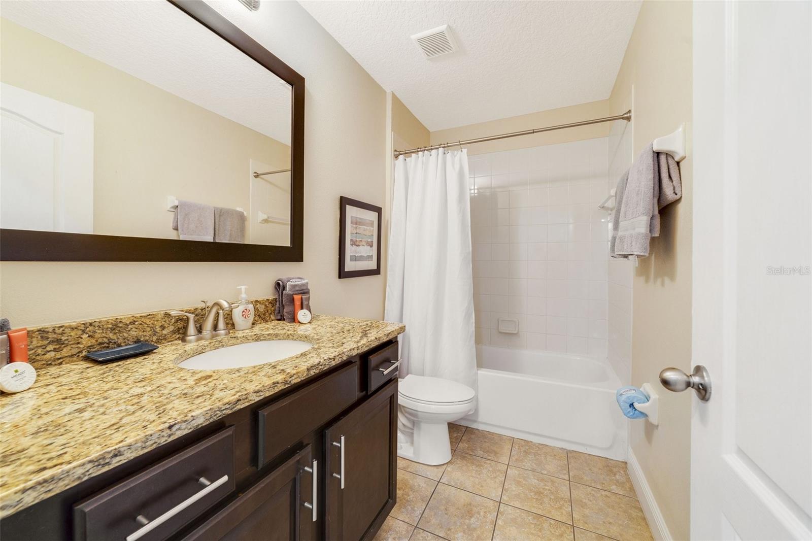 Image 14 of 23 For 8118 Roseville Boulevard