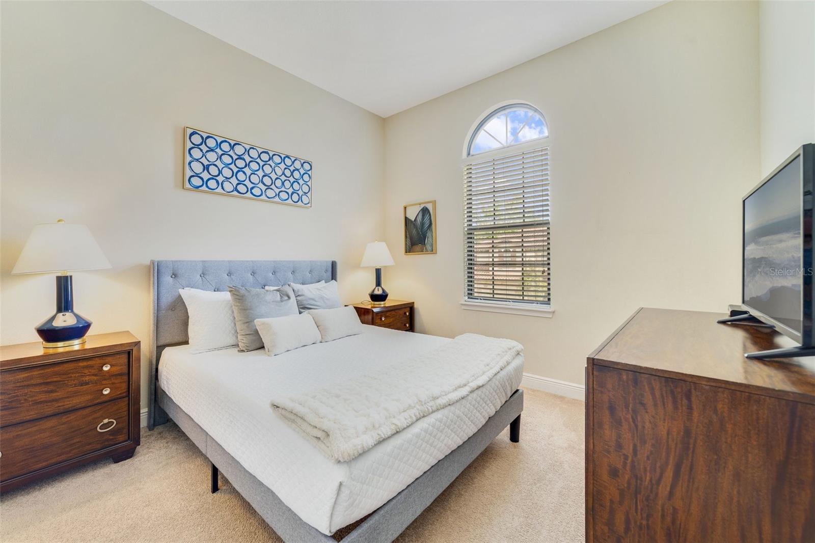 Image 15 of 23 For 8118 Roseville Boulevard