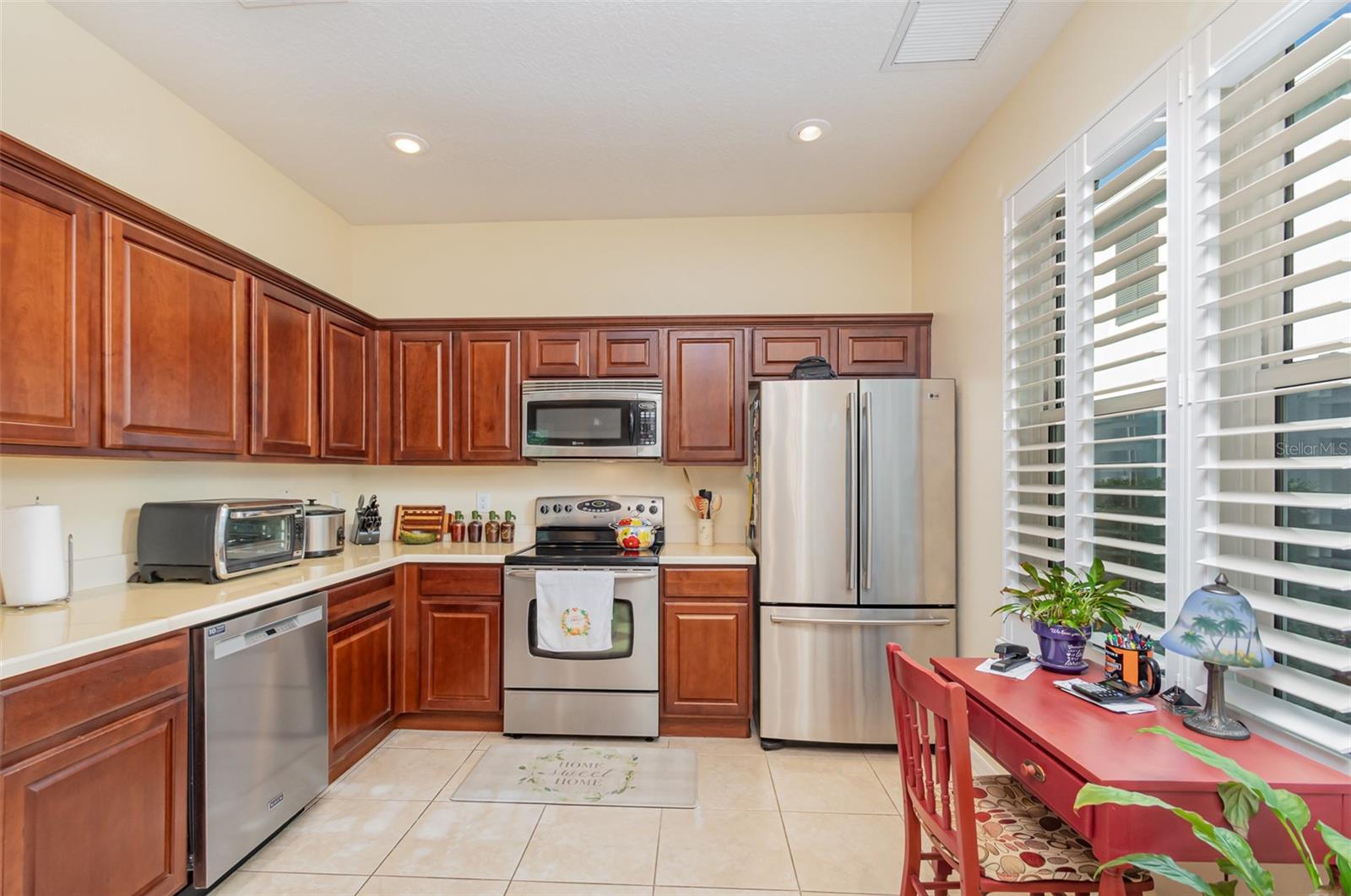 Image 10 of 29 For 3321 San Jacinto Circle 116
