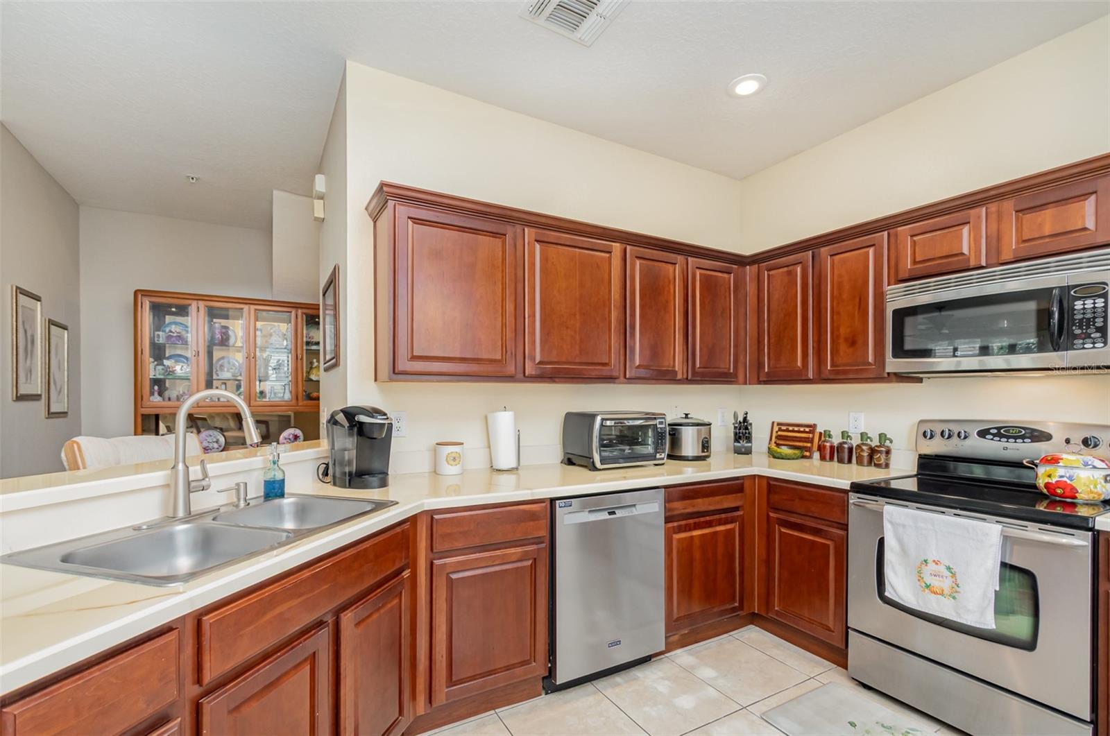 Image 11 of 29 For 3321 San Jacinto Circle 116