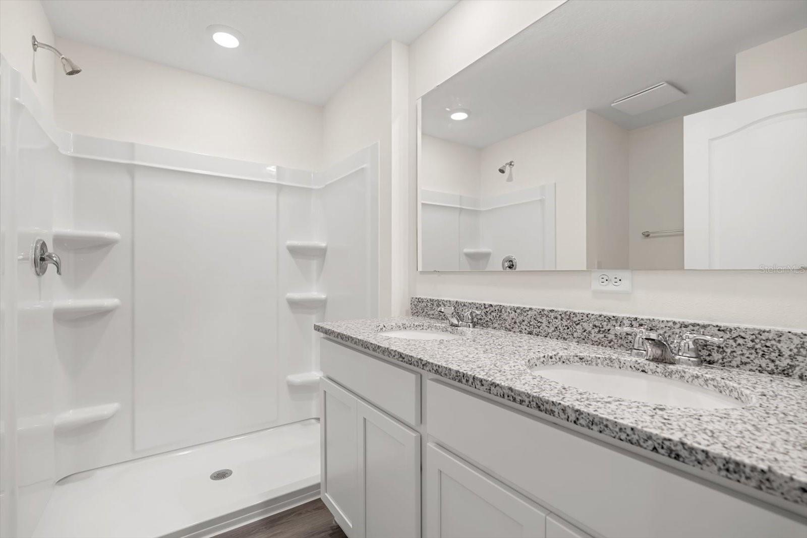 Image 21 of 30 For 2745 Flushing Drive