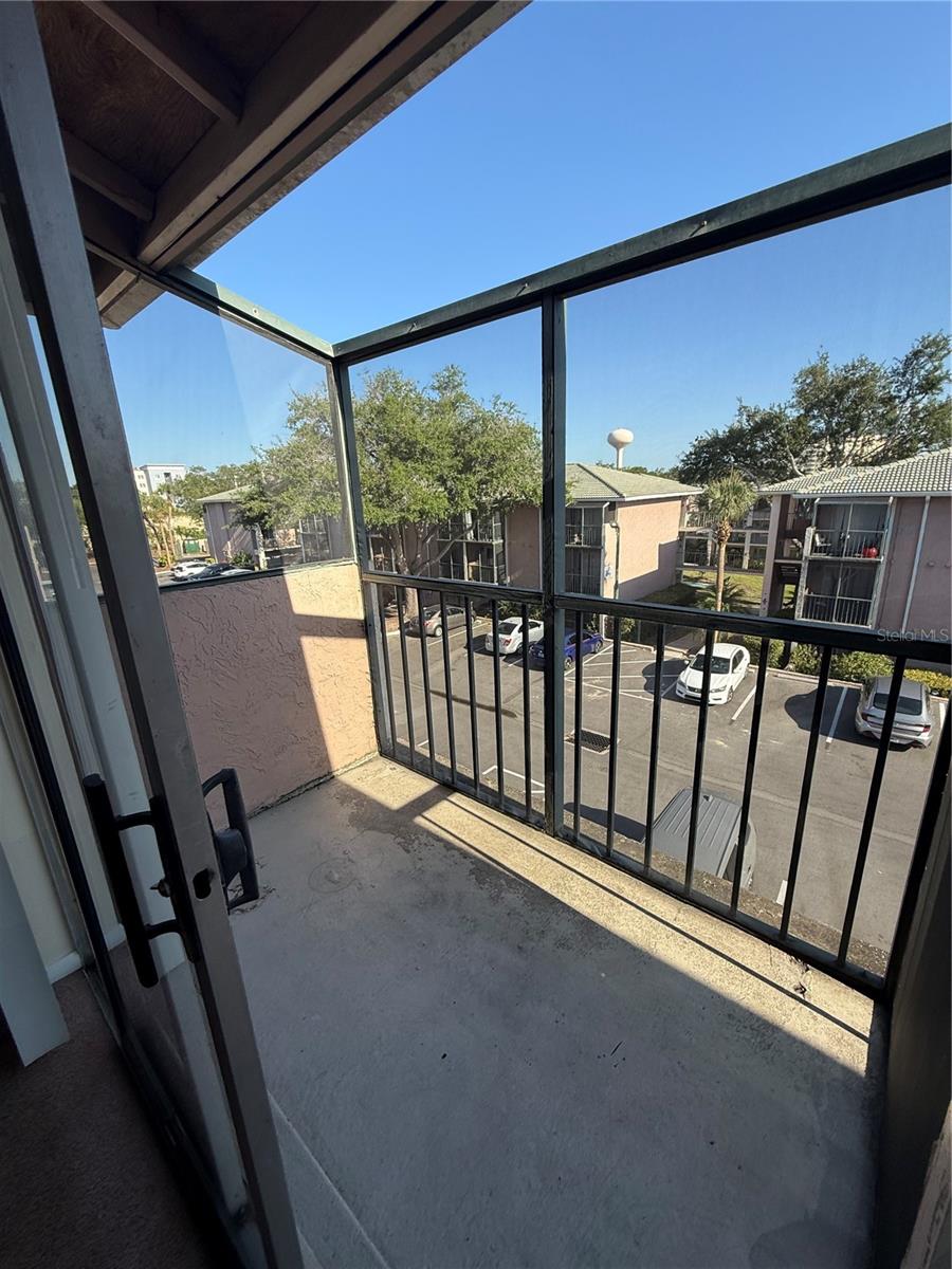 Image 11 of 15 For 128 Water Front Way 300