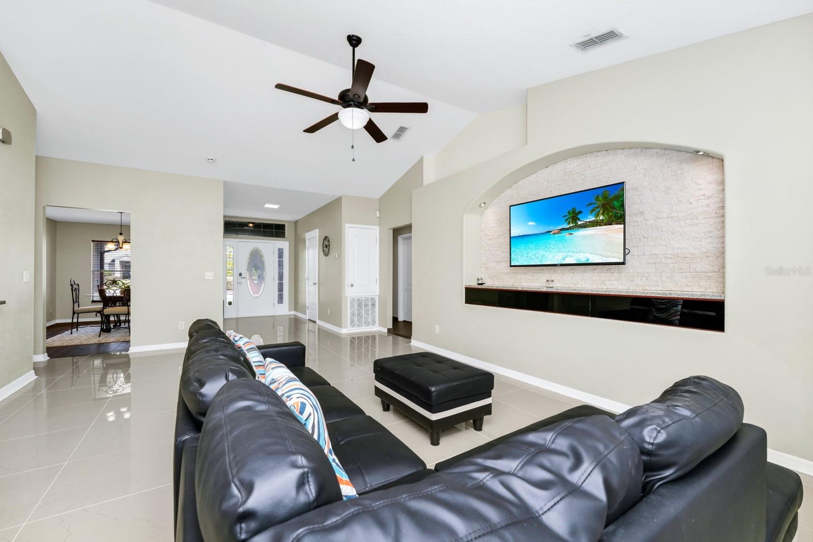 Image 11 of 48 For 36725 Oconee Avenue