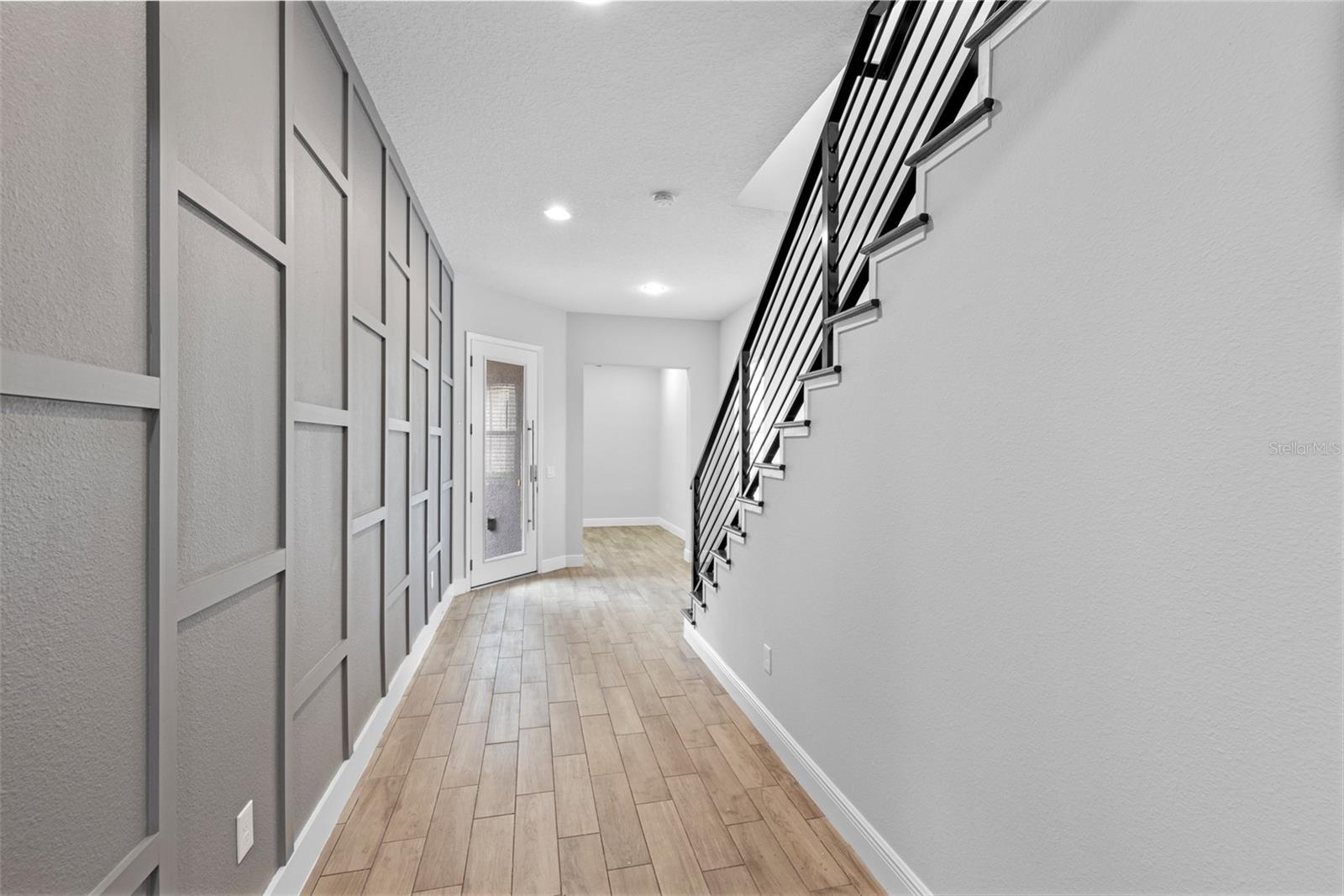 Image 3 of 32 For 1016 Hunter Avenue