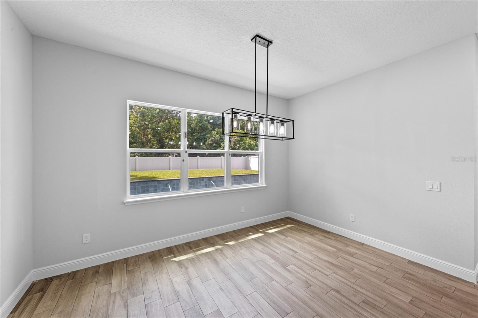 Image 9 of 32 For 1016 Hunter Avenue