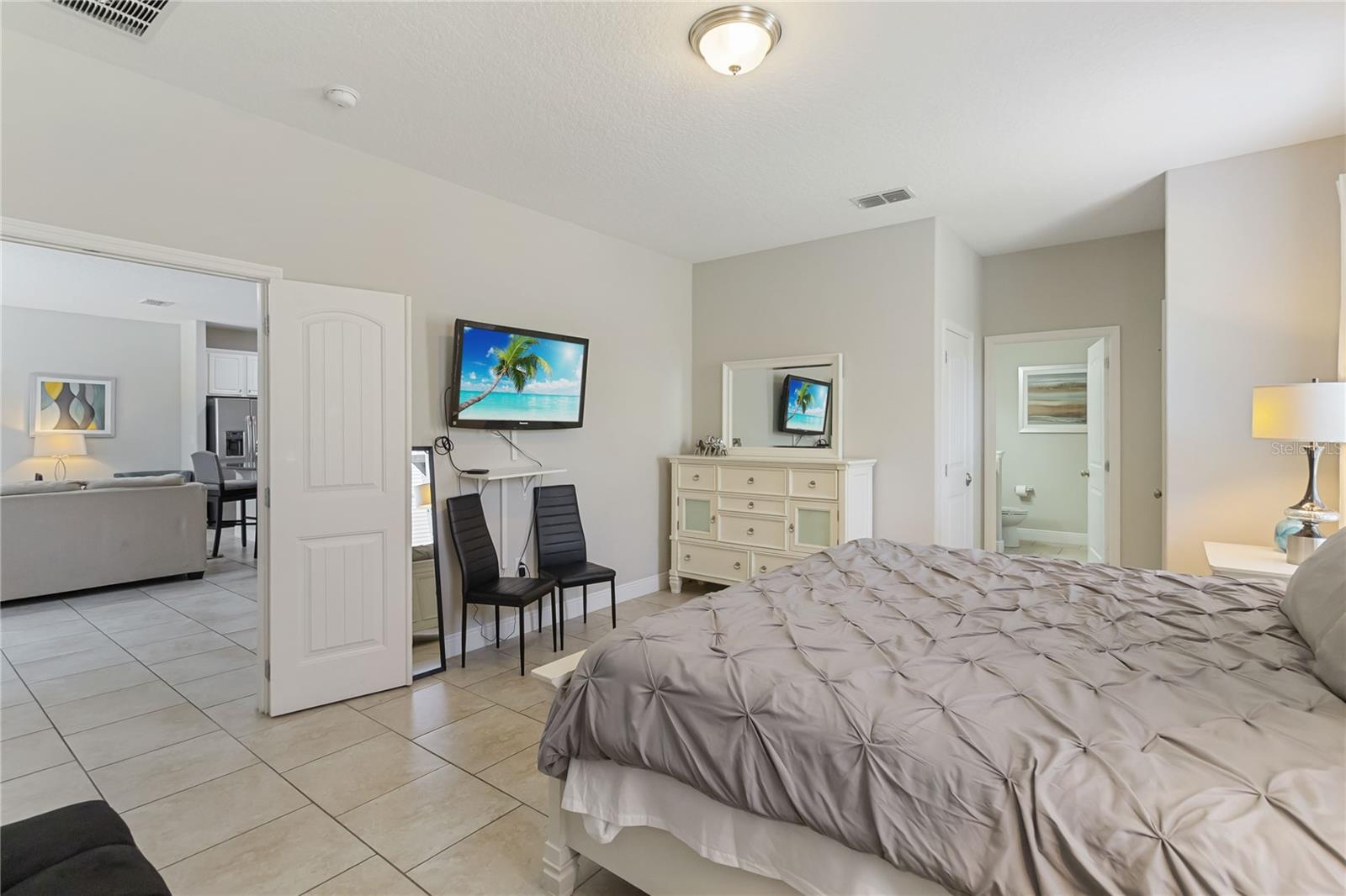 Image 18 of 41 For 4201 Oakview Drive