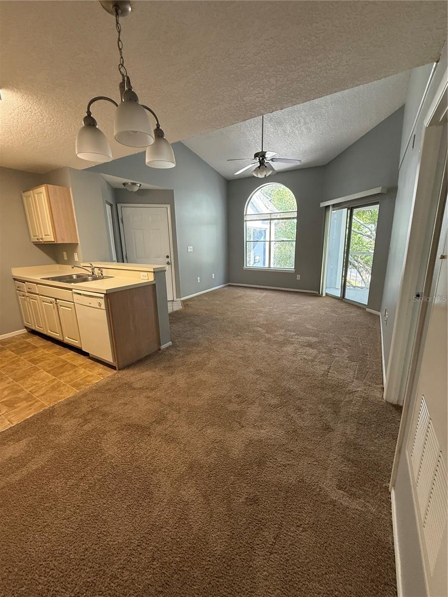 Listing photo id 8 for 2585 Grassy Point Drive 313